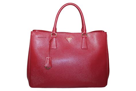 prada lux tote saffiano large fuoco|prada saffiano shoulder bag review.